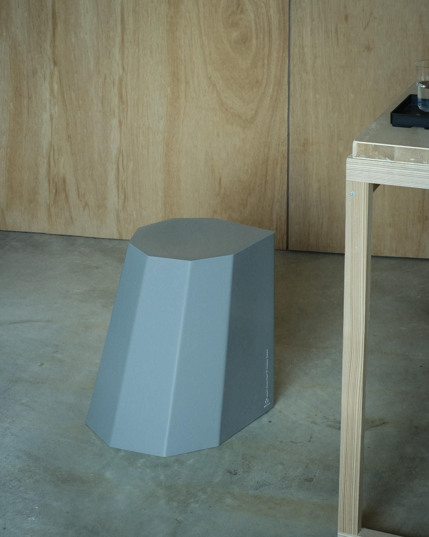Arnold Circus Stool（traffic grey）ataW別注
