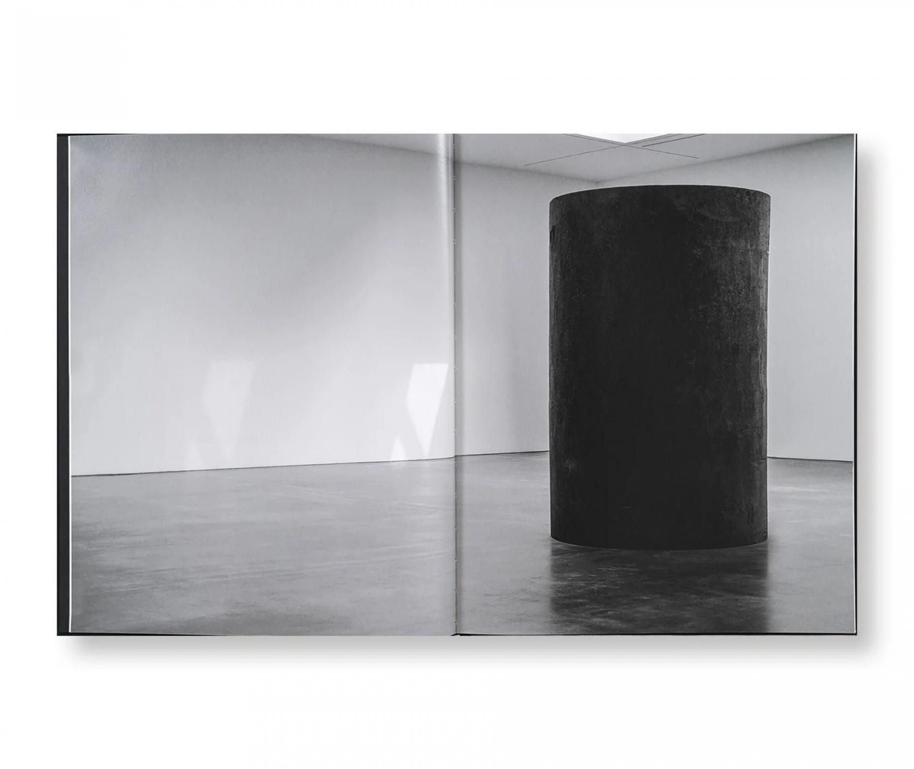 書籍：RICHARD SERRA: 2022 by Richard Serra
