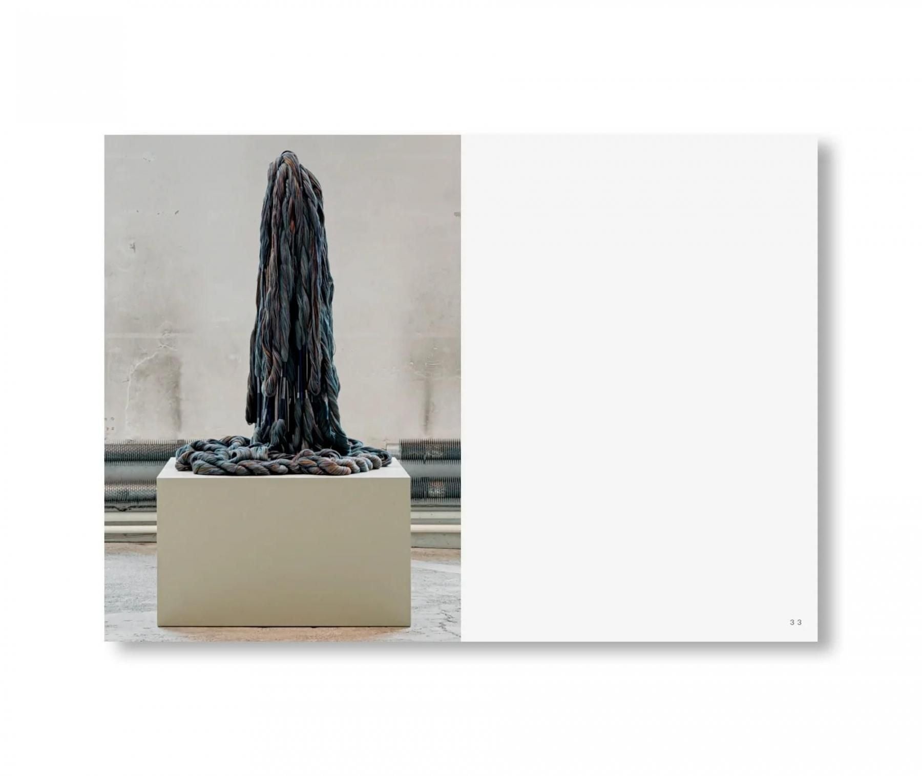 書籍：A LITTLE BIT OF A LOT OF THINGS by Sheila Hicks