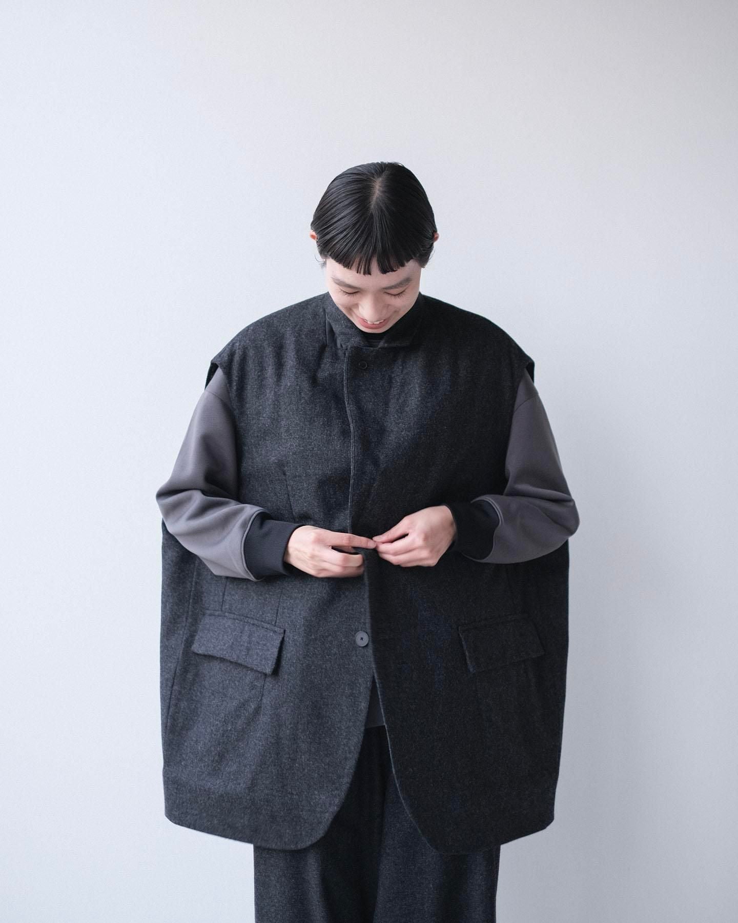 ウールシーチング ・ ガーメントウォッシュ　テーラードベスト / Dark Grey top［size XS］