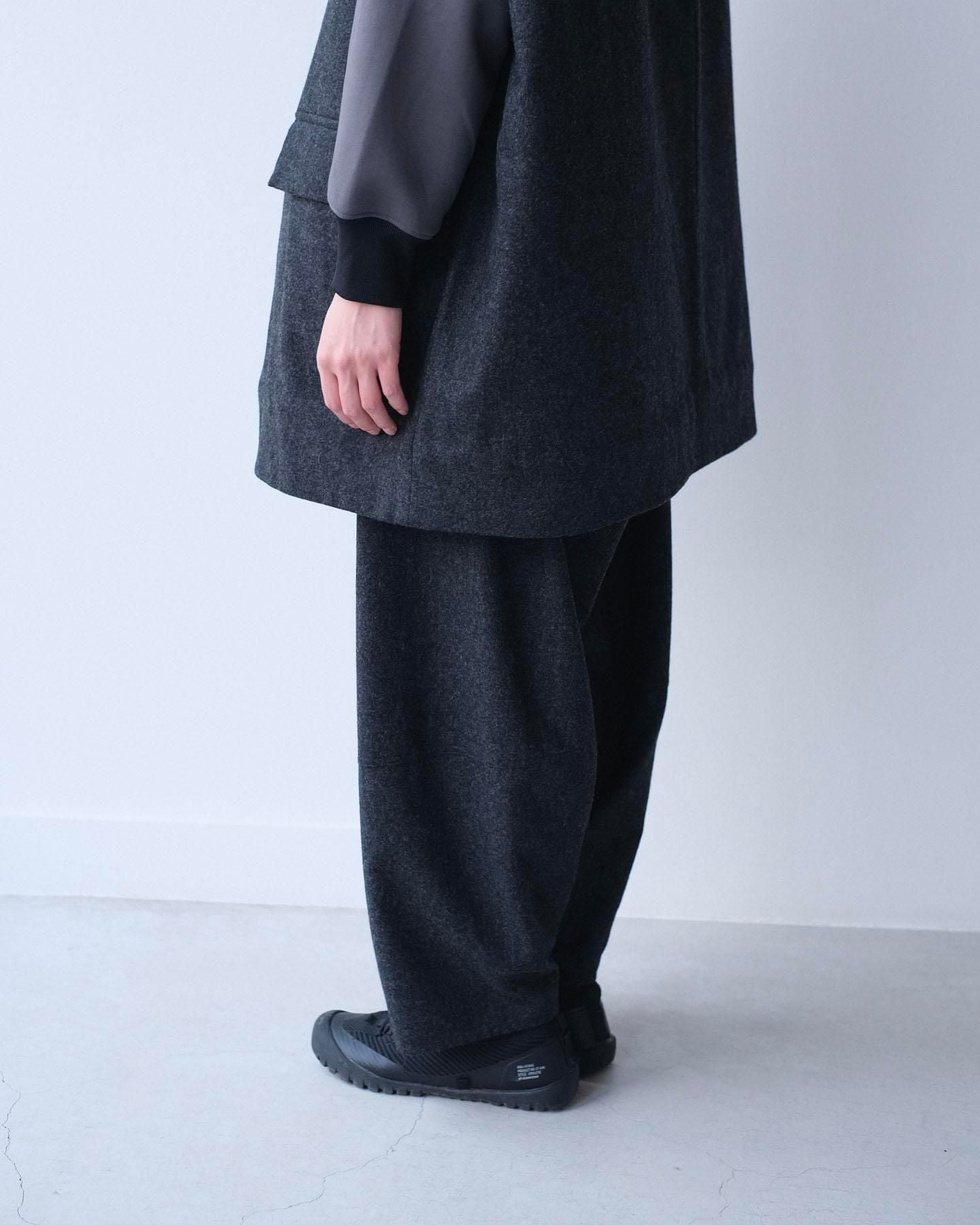 ウールシーチング ・ ガーメントウォッシュ　テーラードベスト / Dark Grey top［size XS］