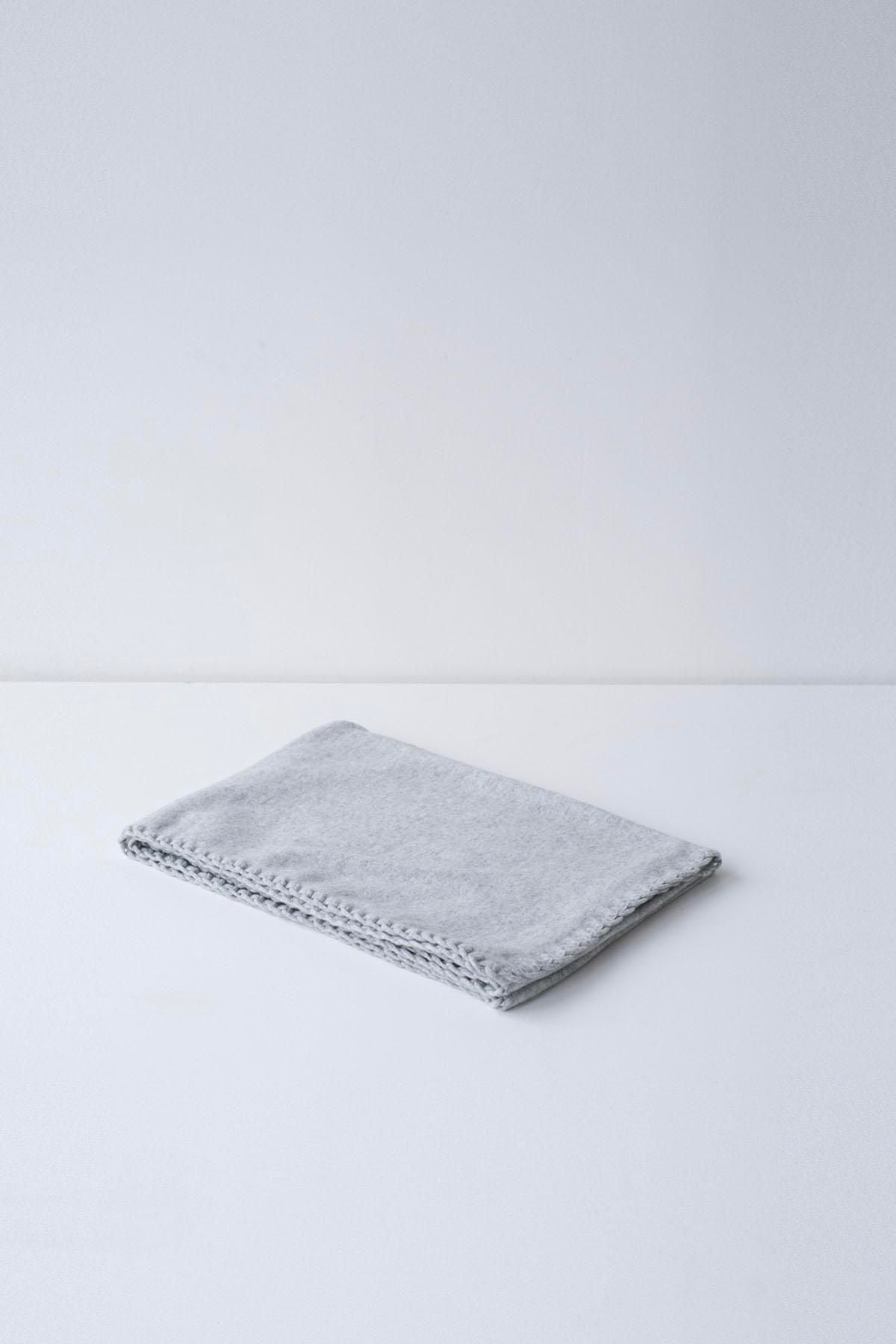 ホワイトカシミヤ・横編ニット　ストール / Light Grey top［size 00］