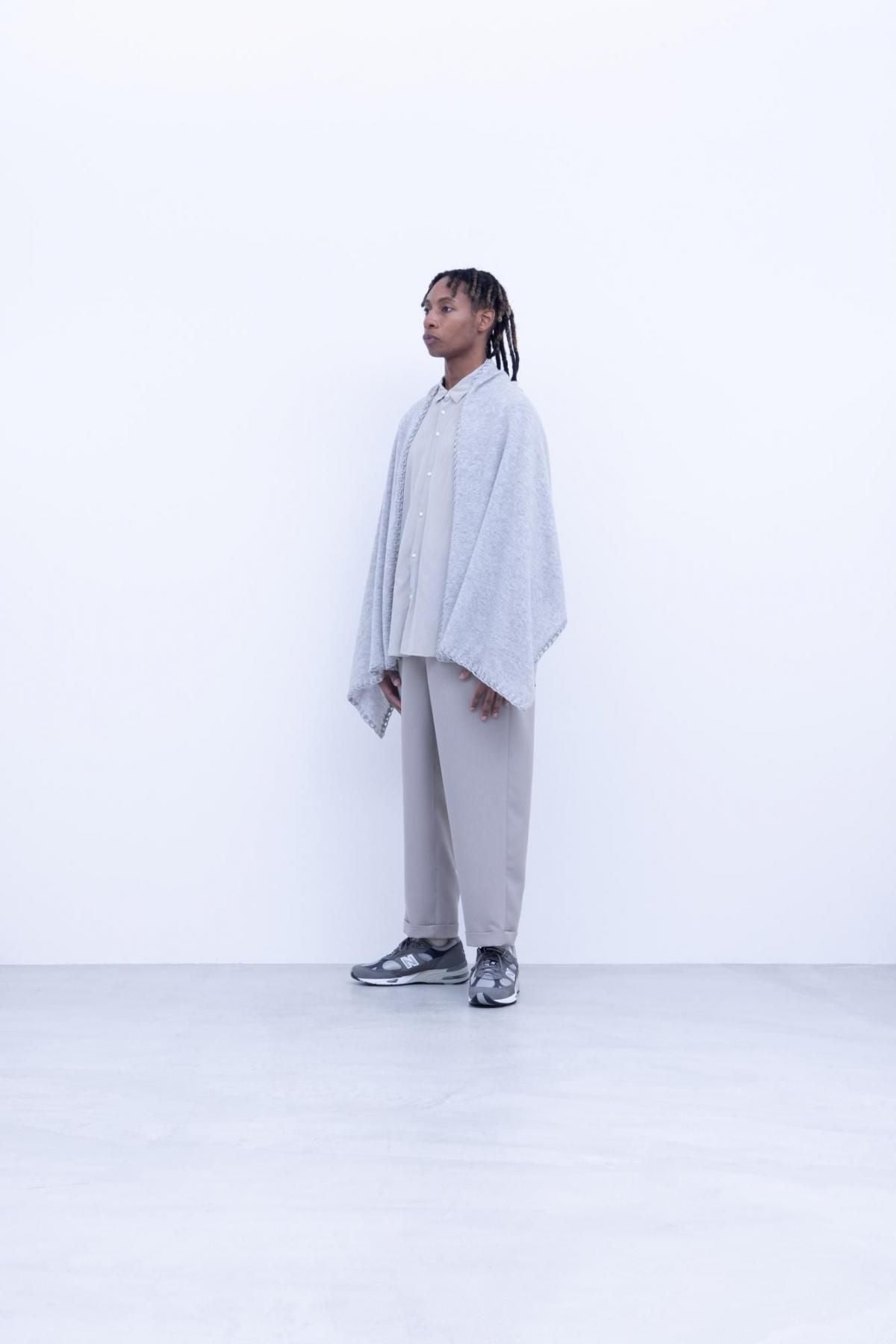 ホワイトカシミヤ・横編ニット　ストール / Light Grey top［size 00］