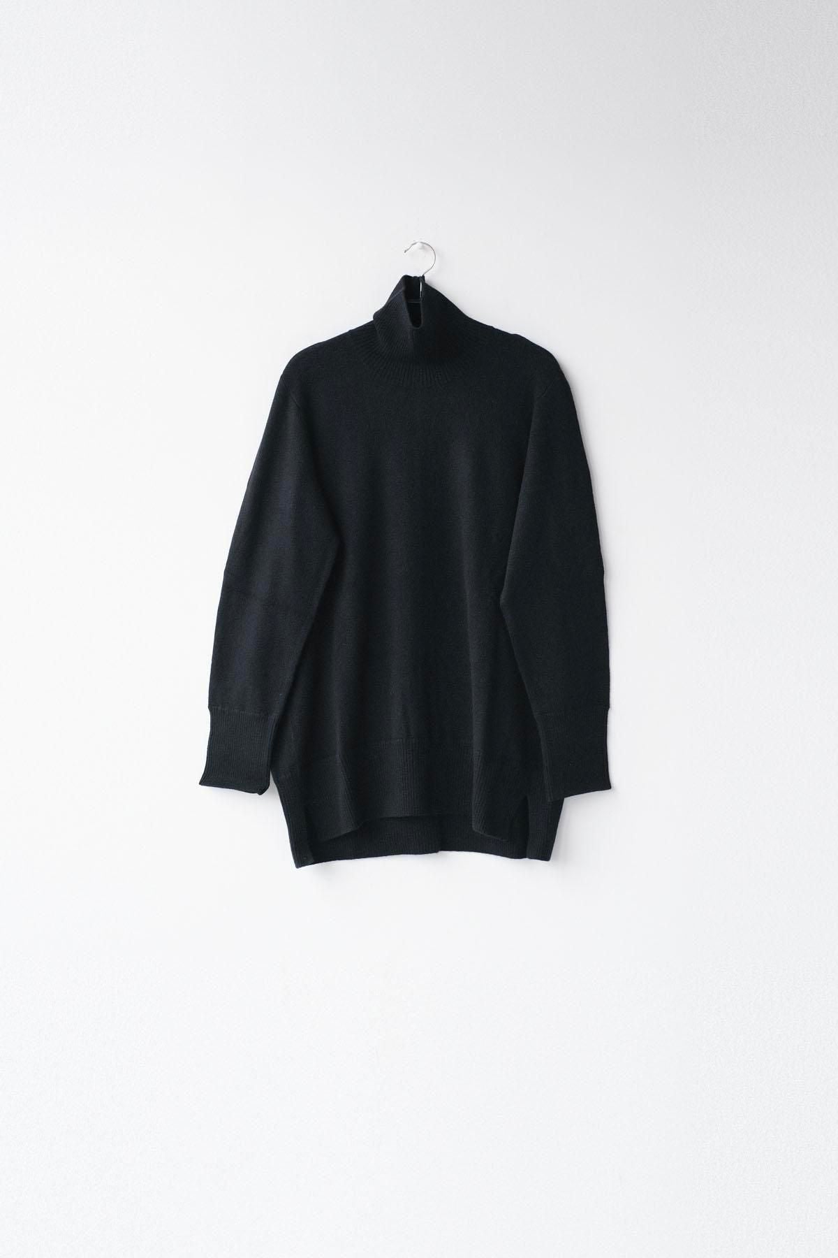 ホワイトカシミヤ・横編ニット　タートルネックニット / Black［size 3_］