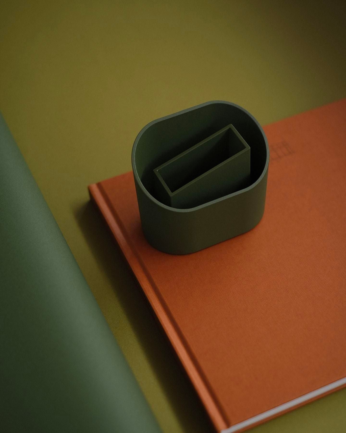 STAND［Khaki］