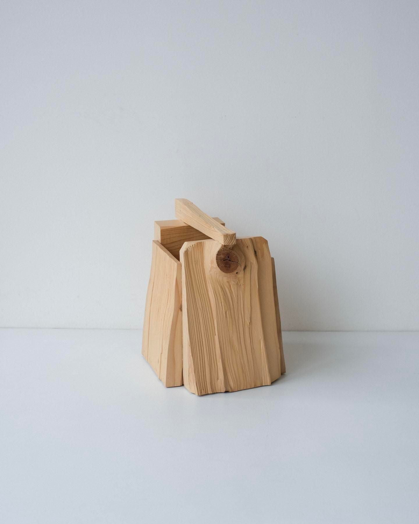 ESSI 015 wooden basket