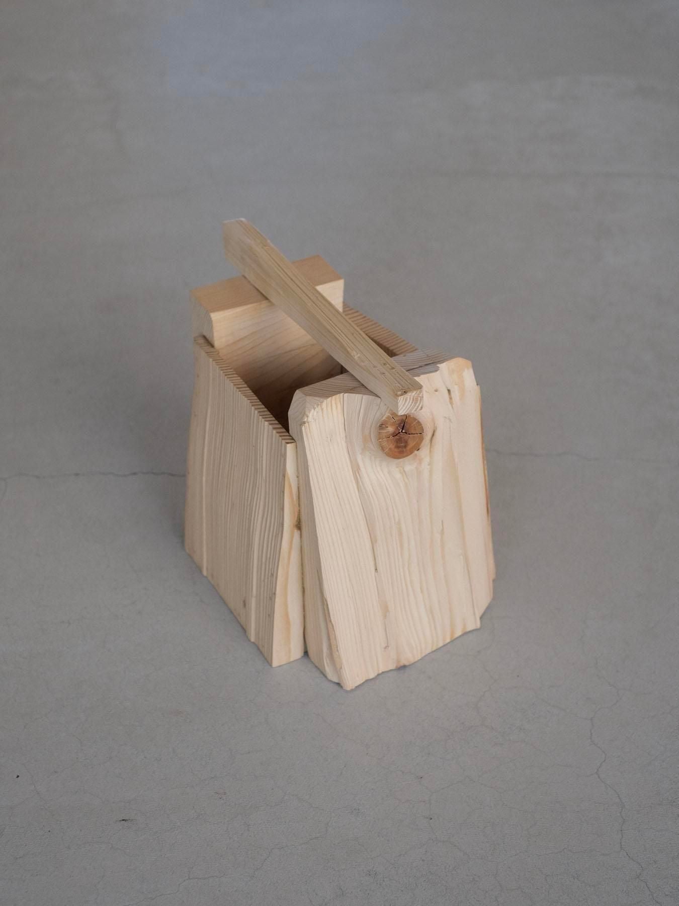 ESSI 015 wooden basket