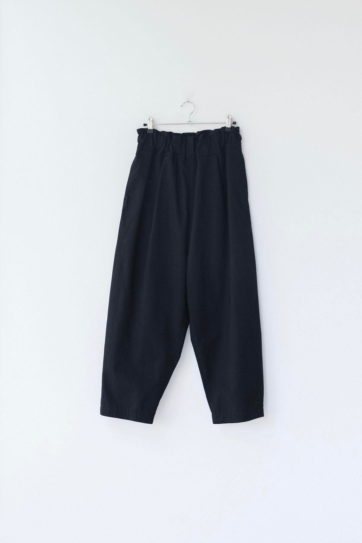 ハイカウントスタンダードチノ　テーパードパンツ / Black［size XS］