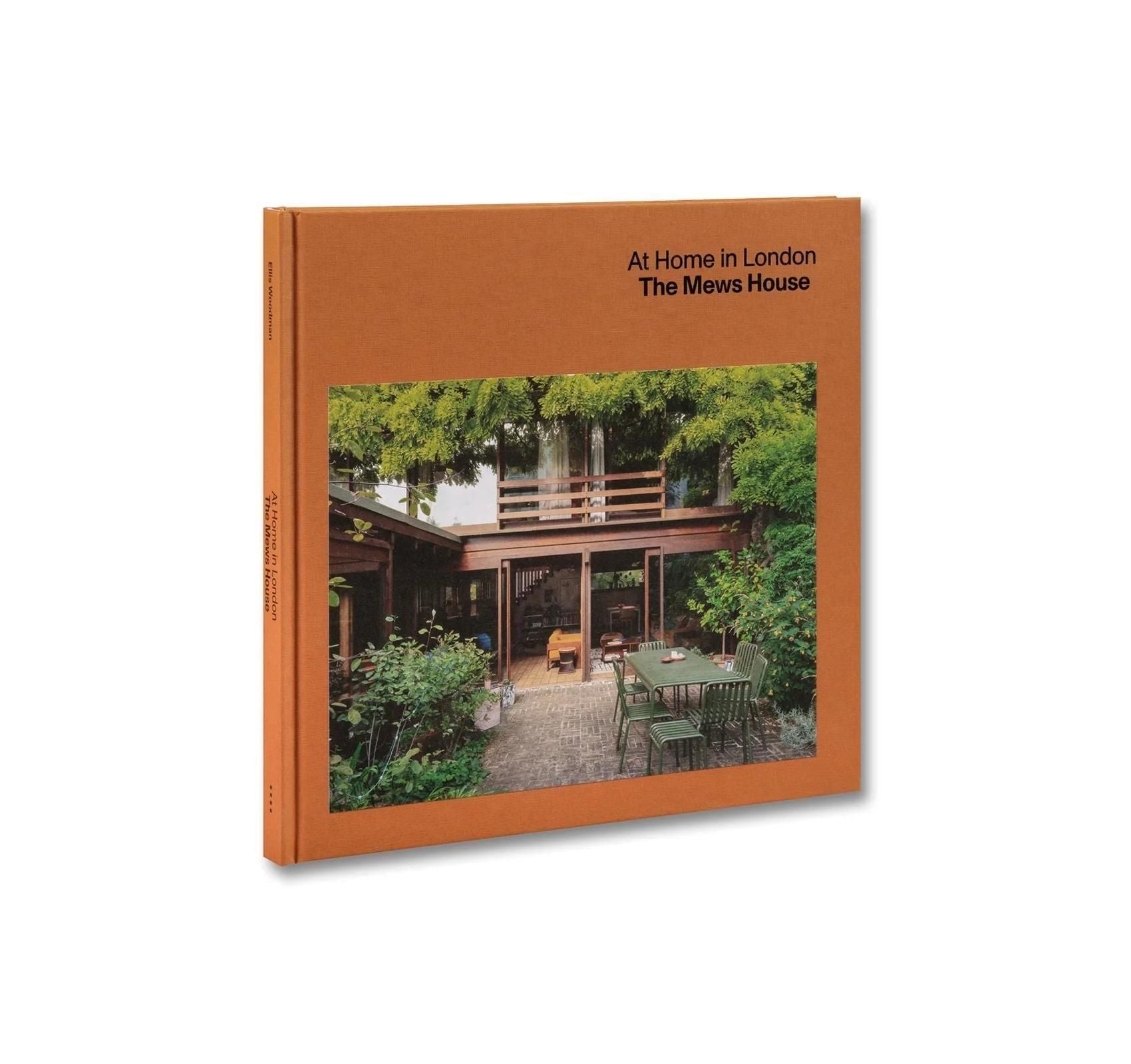 書籍：AT HOME IN LONDON: THE MEWS HOUSE by Ellis Woodman