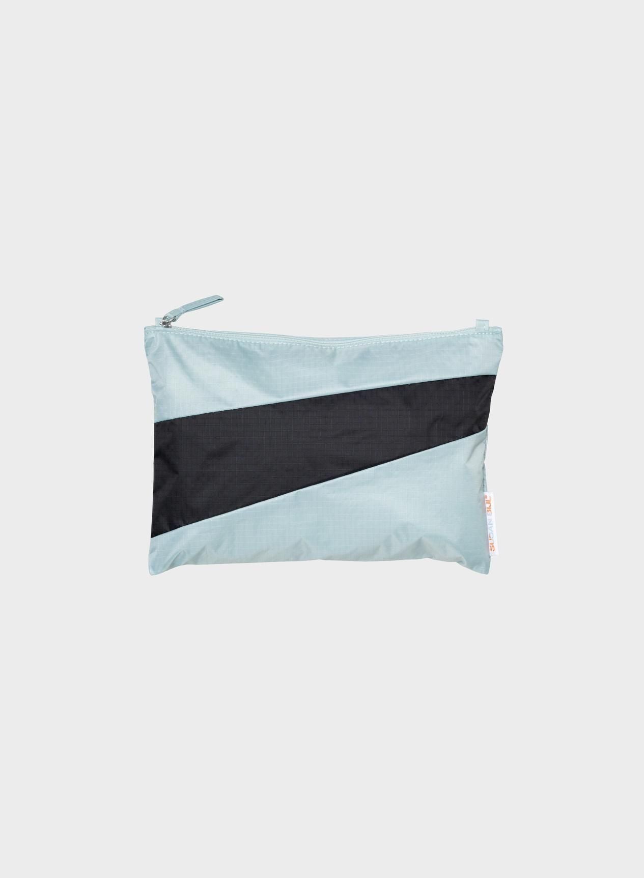 Pouch M / Surf Spray & Black