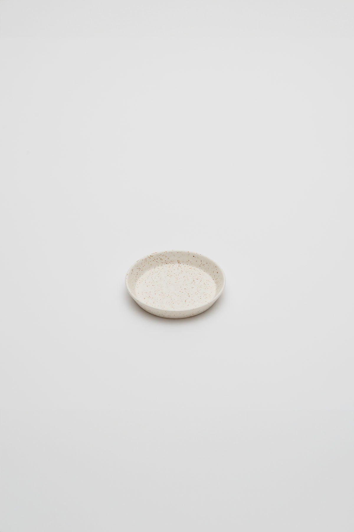 BG / 005 Saucer［White Sprinkle］ / 2016 /