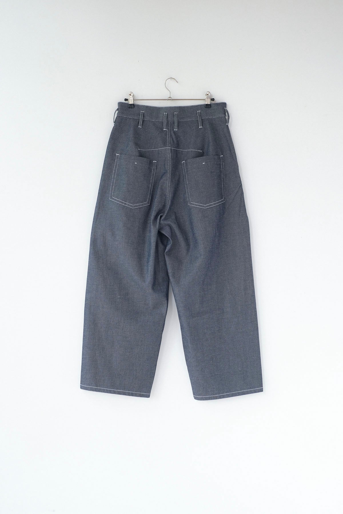 強撚ポリエステル＆コットン・ドライデニム ワイドストレートパンツ / Denim Blue［size XS_］