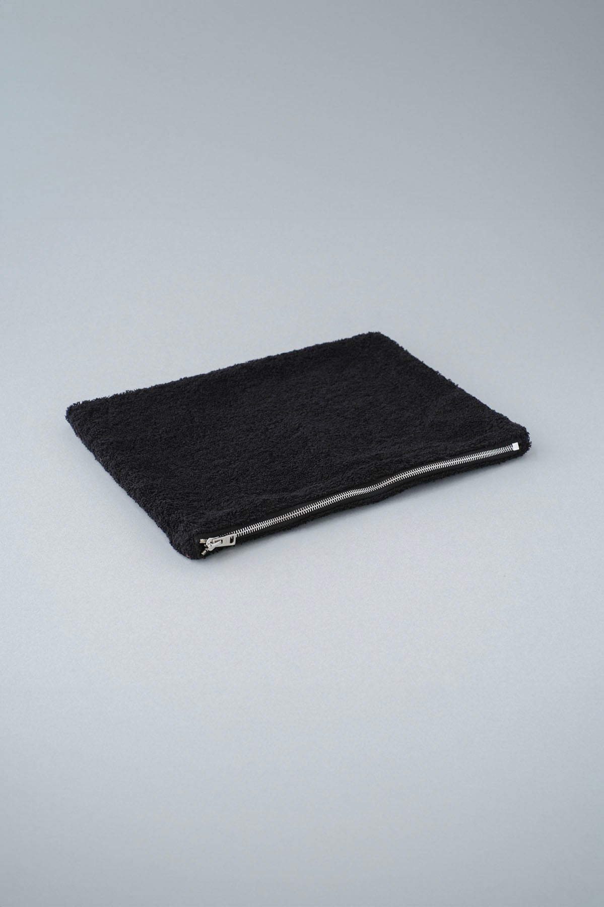TW02 / FLAT POUCH M［BLACK］