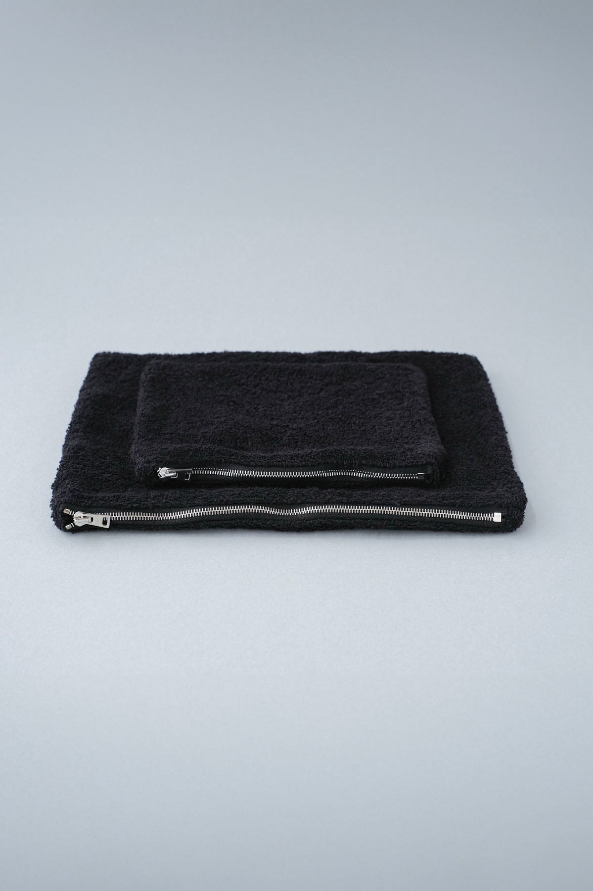 TW02 / FLAT POUCH M［BLACK］