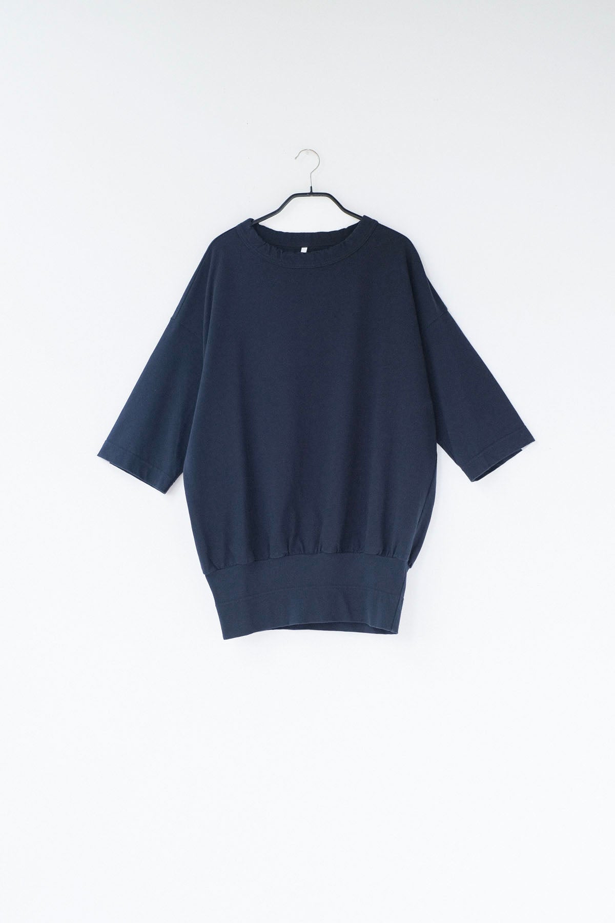 強撚コットンヘビー天竺　クルーネックタックインT / Navy［size XS］