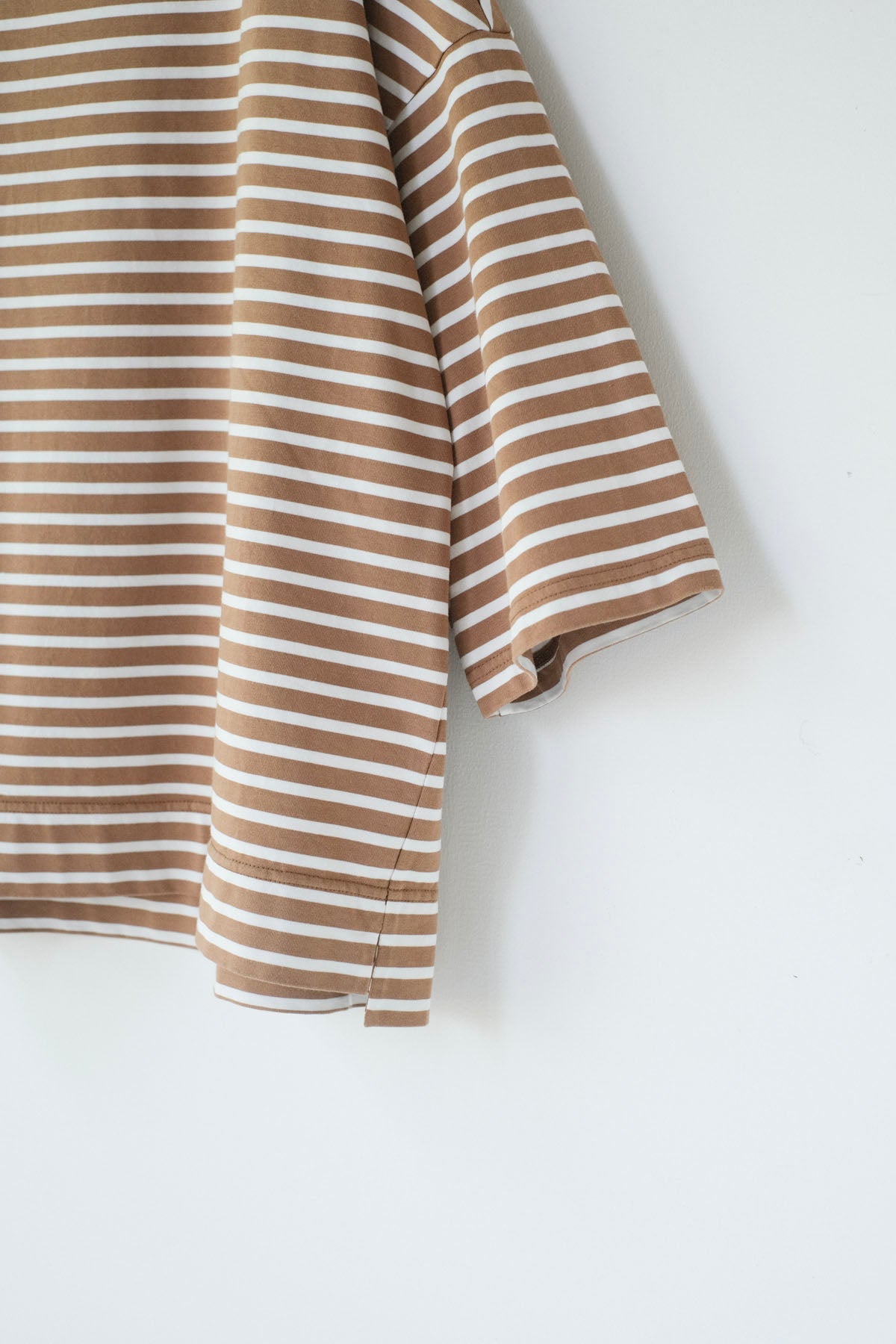微強撚綿天竺　ボーダーボートネックT / Camel base × White border［size XS］