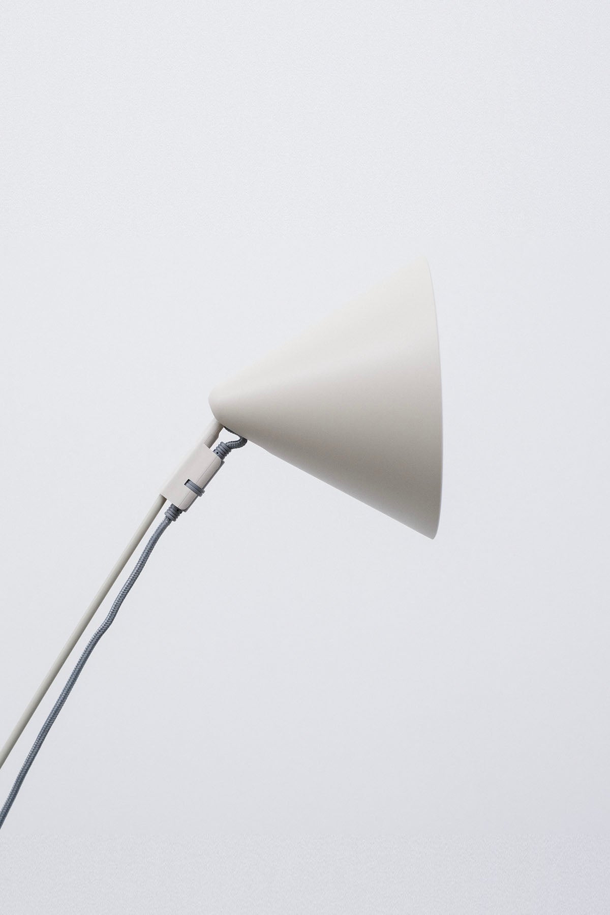 AYNO S desk lamp [grey×grey] / Midgard designed by Stefan Diez
