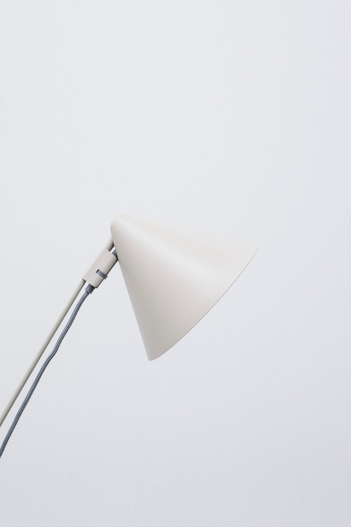 AYNO S desk lamp [grey×grey] / Midgard designed by Stefan Diez