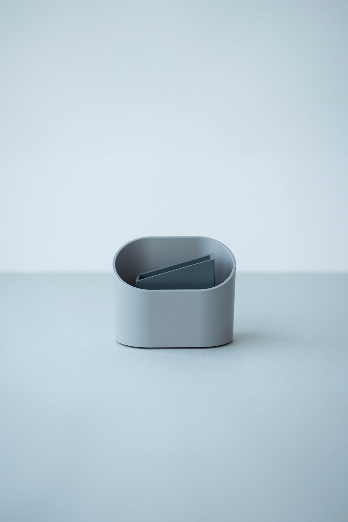 STAND［GRAY］
