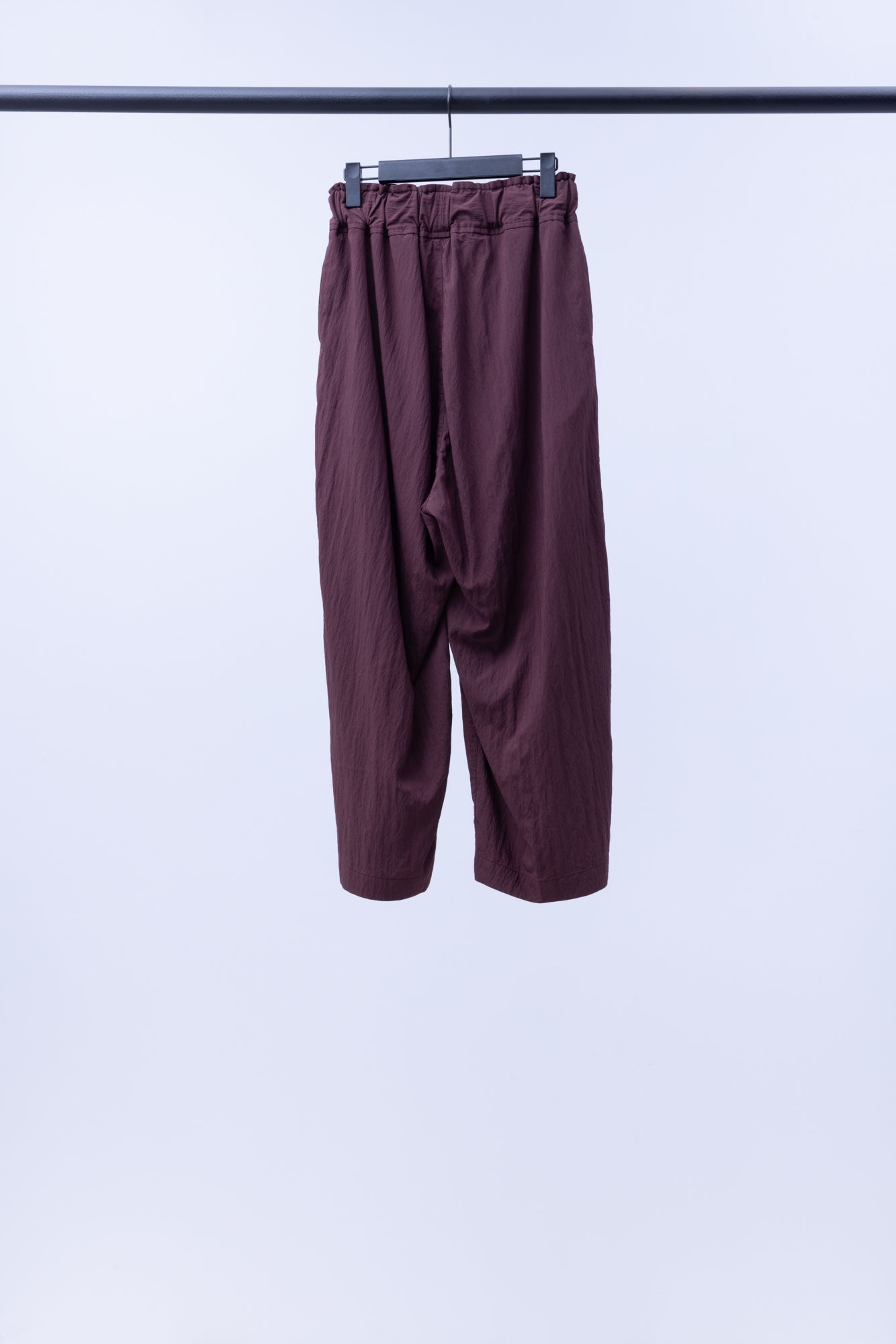 ビスコースナイロン・ライトタイプライター タックパンツ / 24 Marron［size XS］