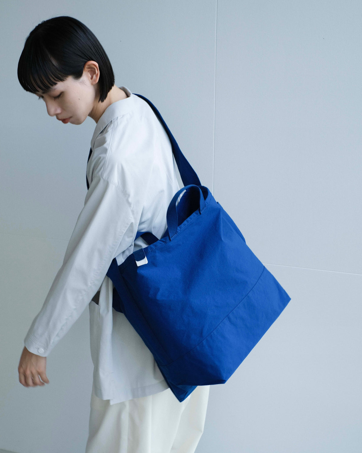 SIDE POCKET TOTE / BLUE / ANUNFOLD