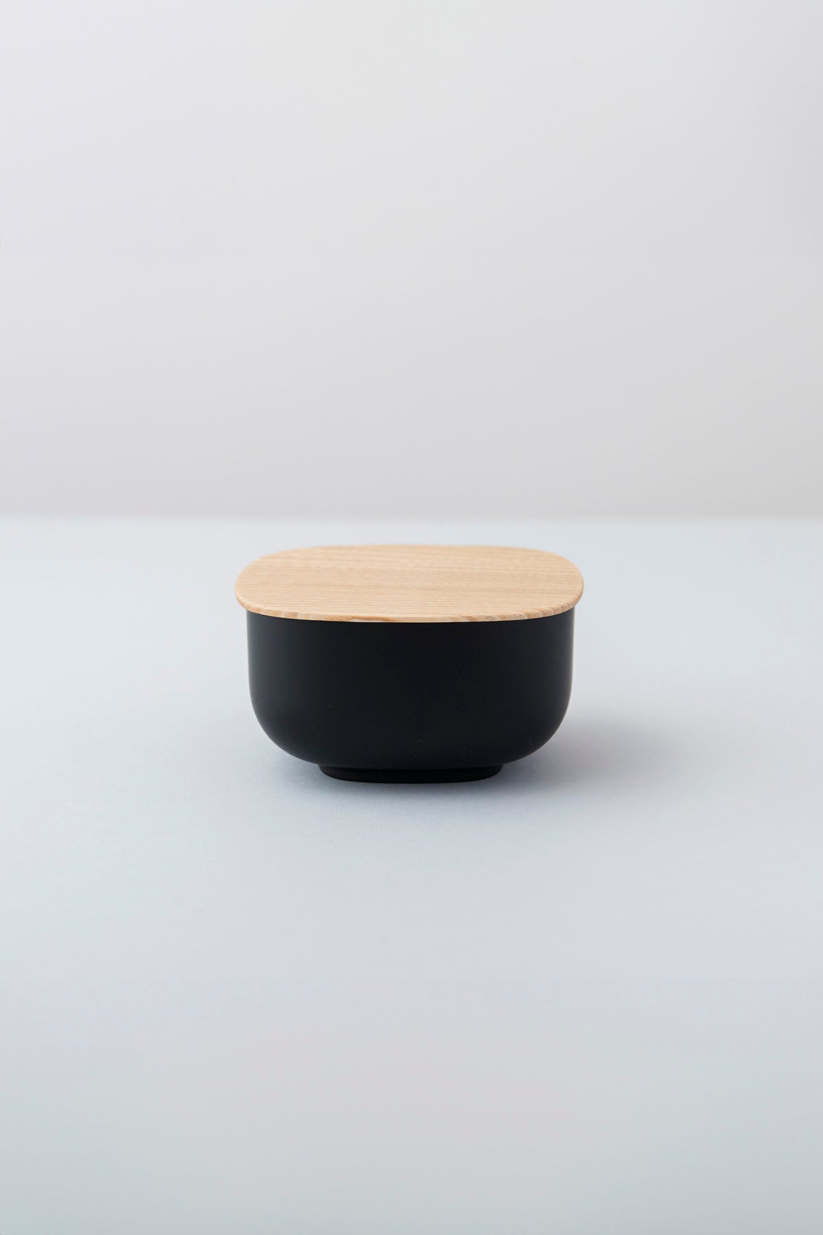 STORE Small Oval / Black