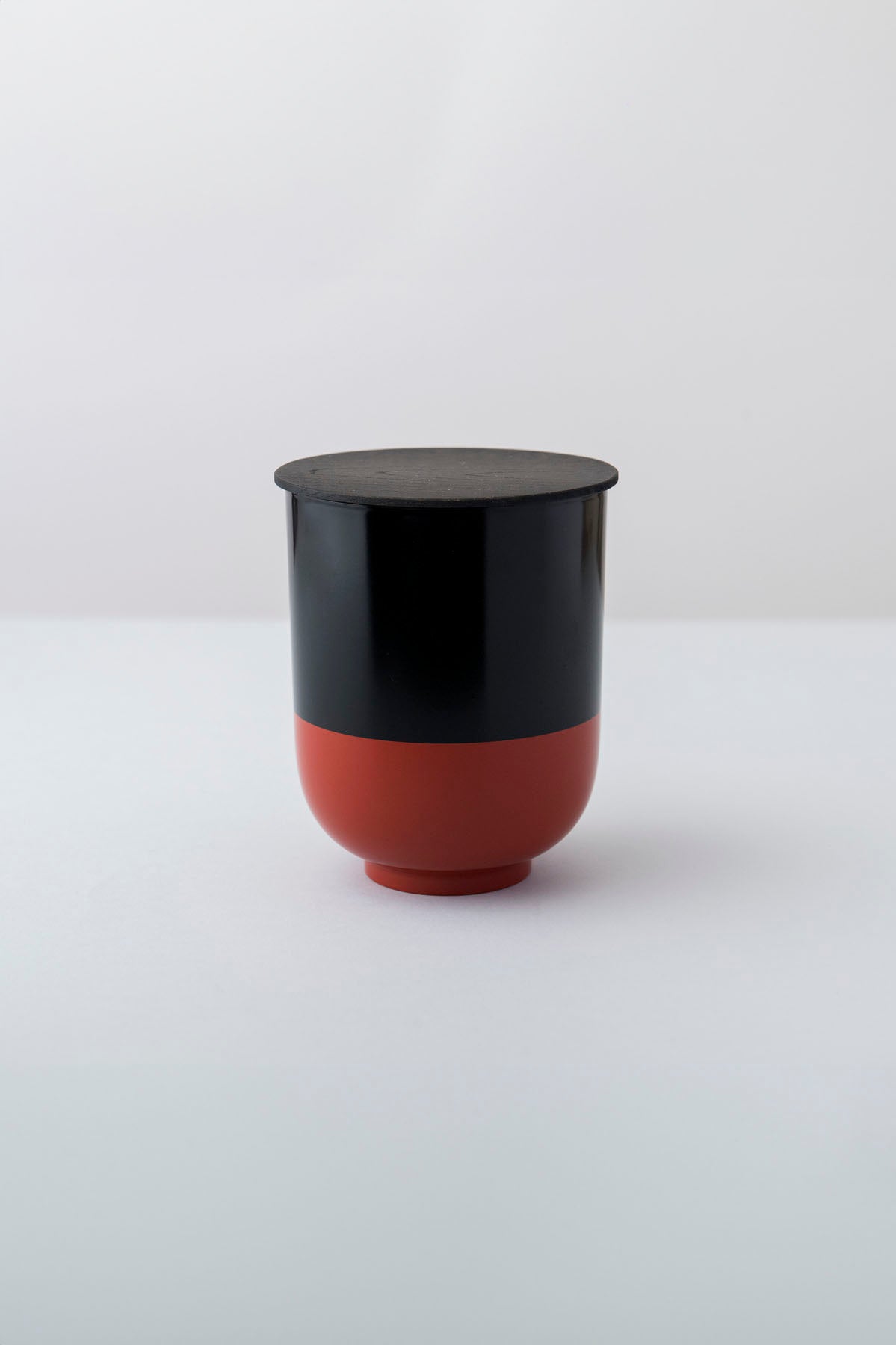 STORE Tall Round / Black Top