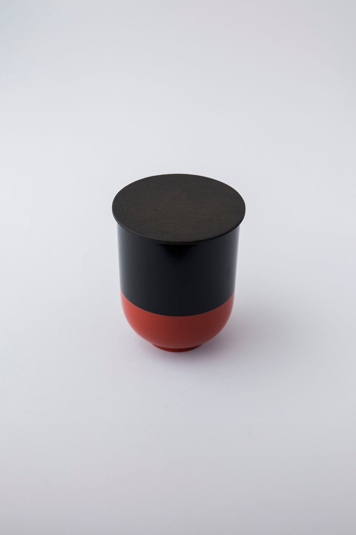 STORE Tall Round / Black Top
