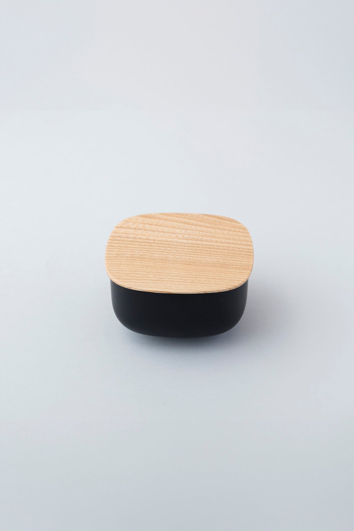 STORE Small Oval / Black