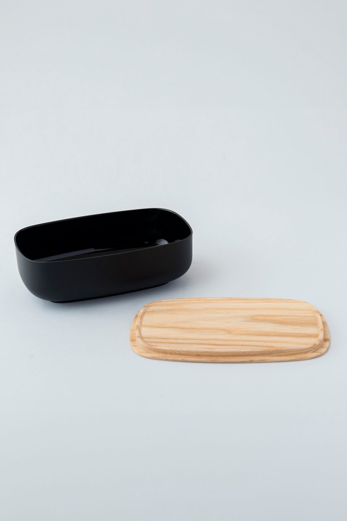 STORE Large Oval / Black