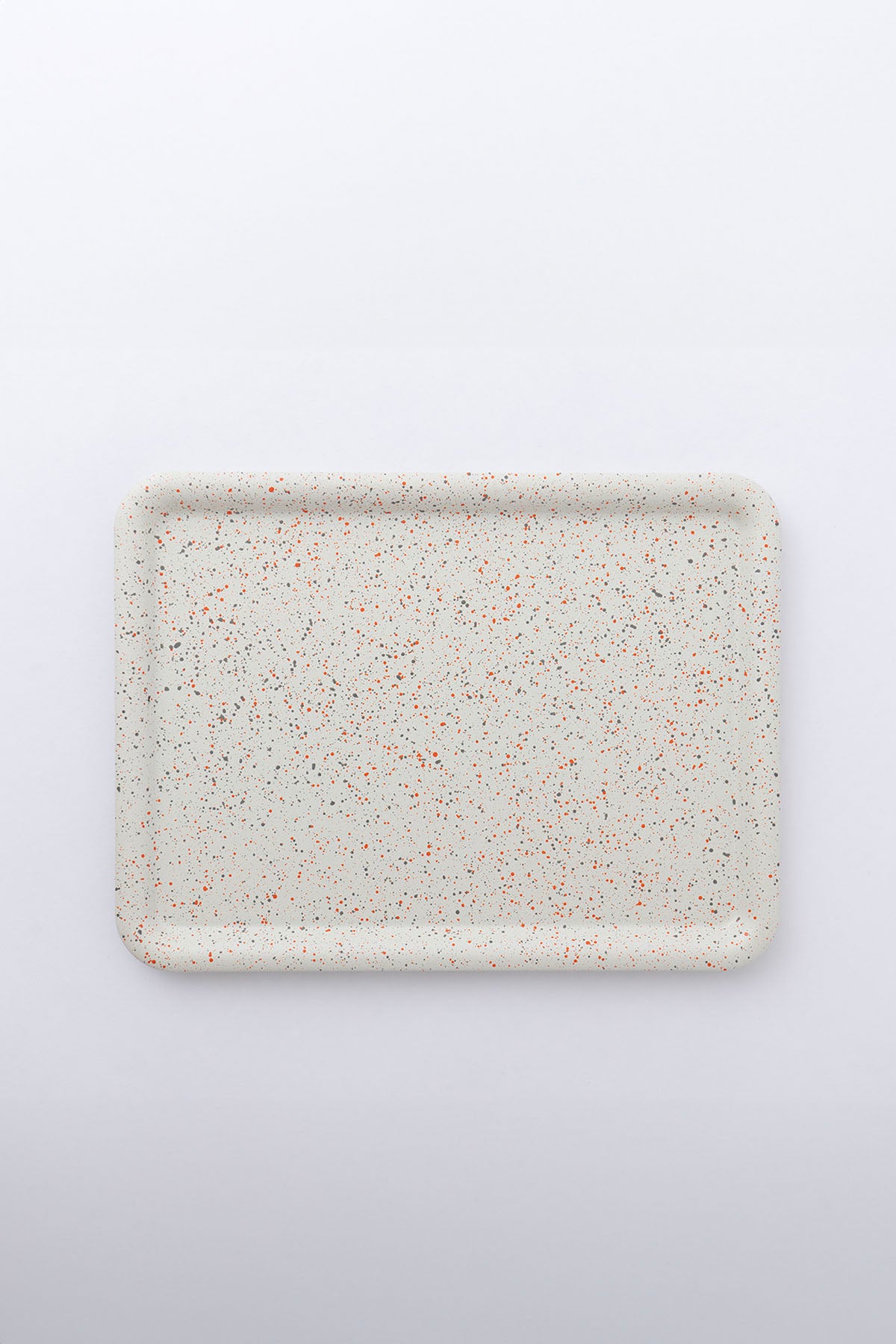 PLACE 02／ A4 Tray Off White C（dripping 2 color）