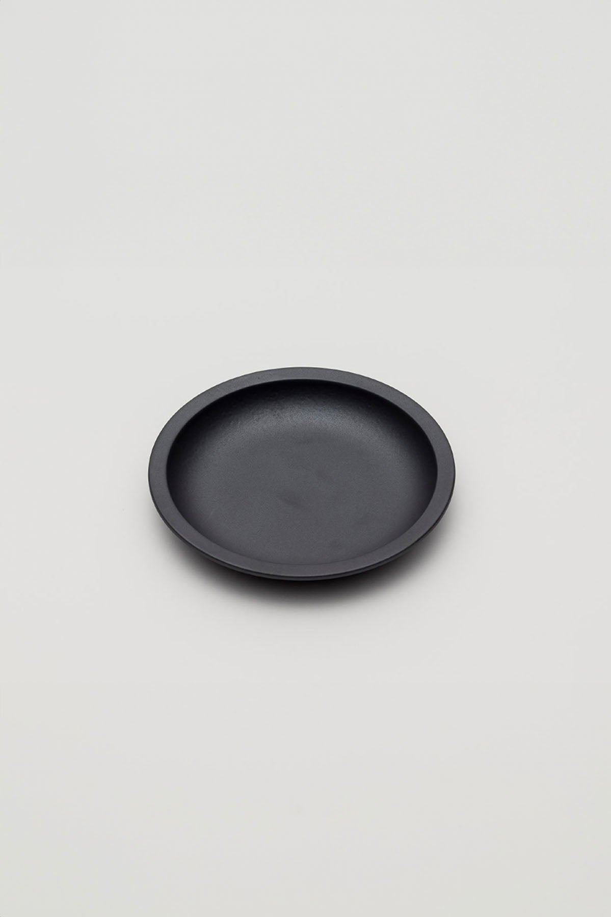 TY / 013 Plate 140［black］ / 2016 /