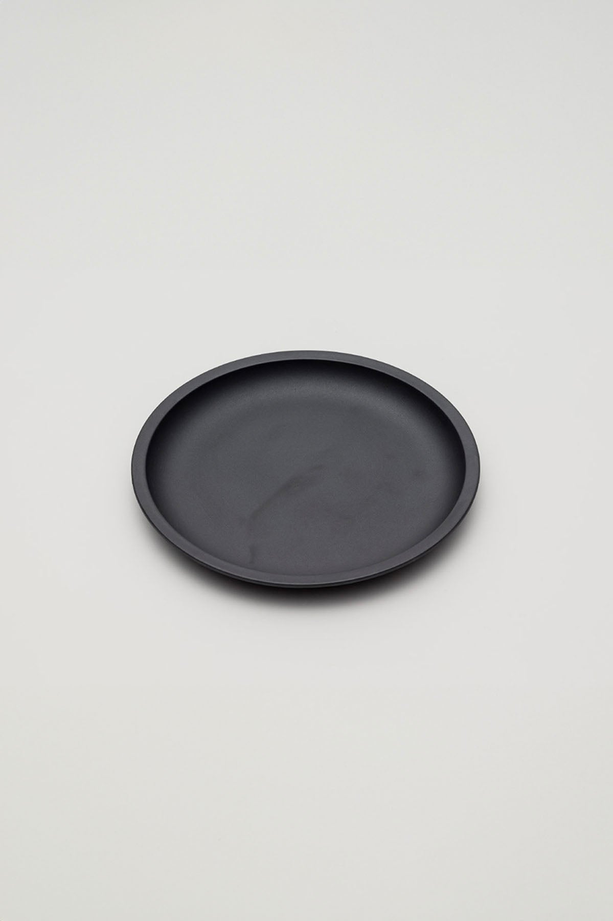 TY / 016 Plate 200［black］ / 2016 /