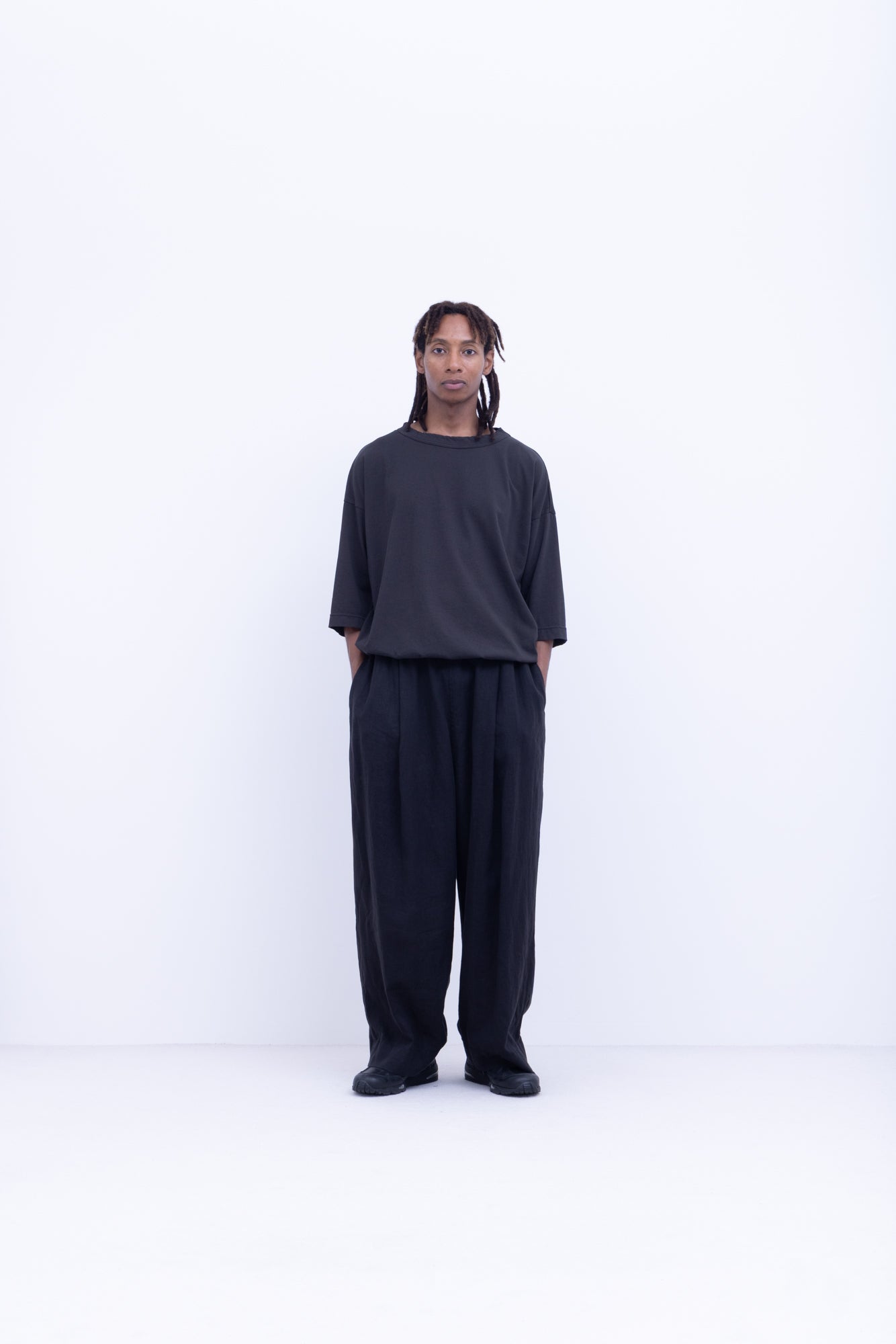 強撚コットンヘビー天竺　クルーネックタックインT / Off White［size XS］