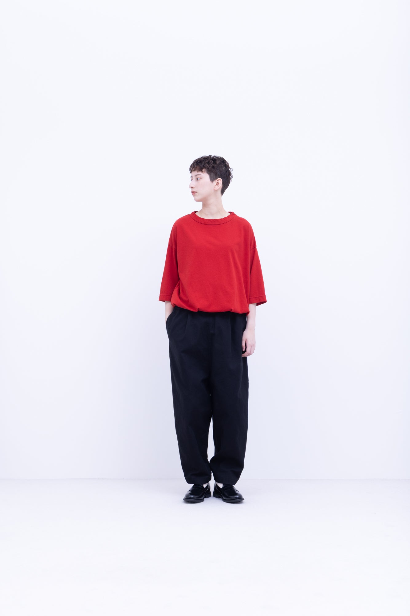 強撚コットンヘビー天竺　クルーネックタックインT / Off White［size XS］