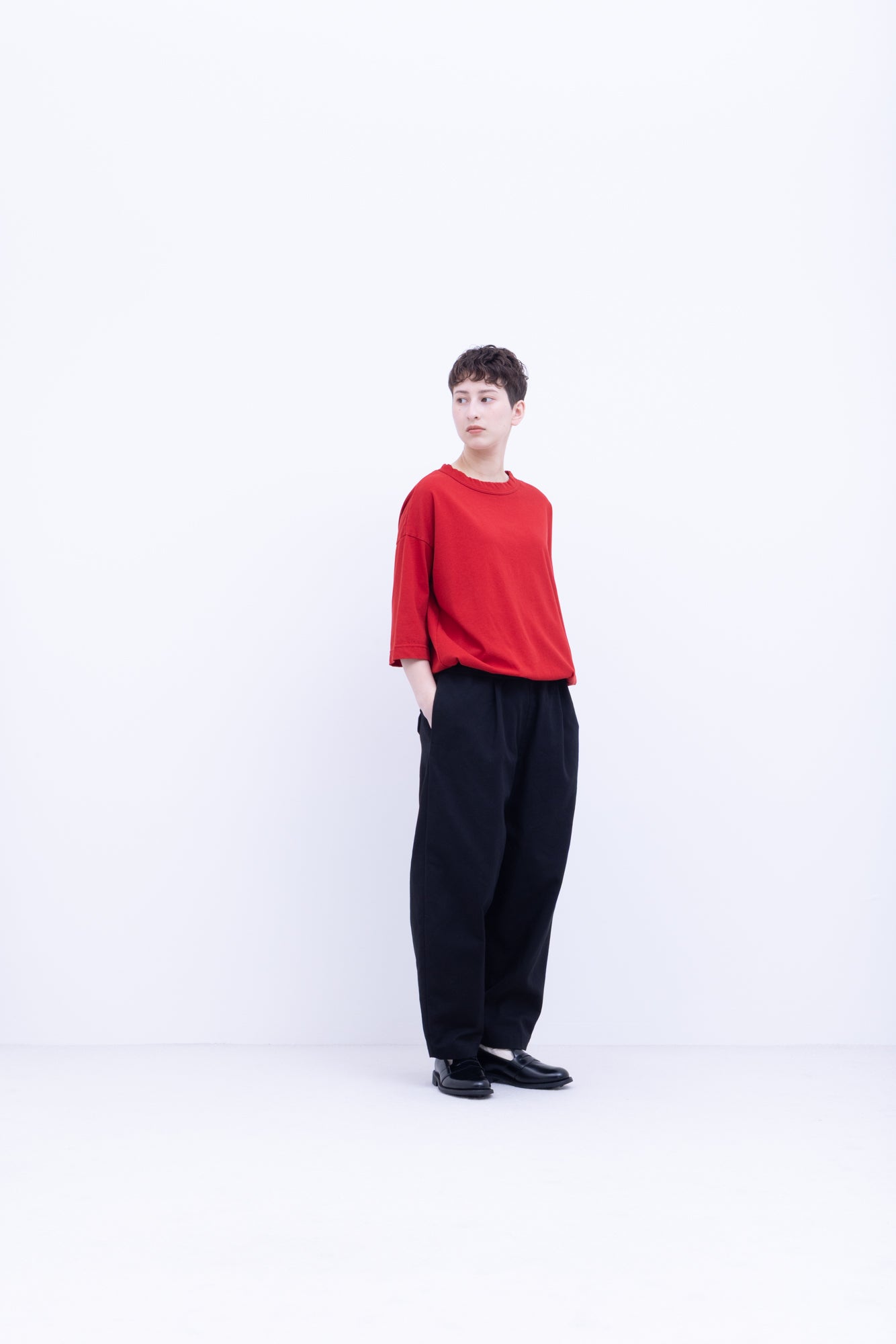 強撚コットンヘビー天竺　クルーネックタックインT / Off White［size XS］